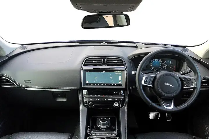Jaguar F-Pace 2018 photo 4