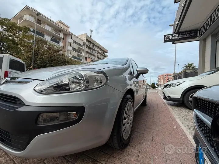 Fiat Punto Evo 2010 photo 2