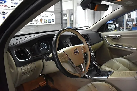 Volvo V60 2015 photo 4
