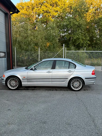 BMW 320I 2000 photo 2