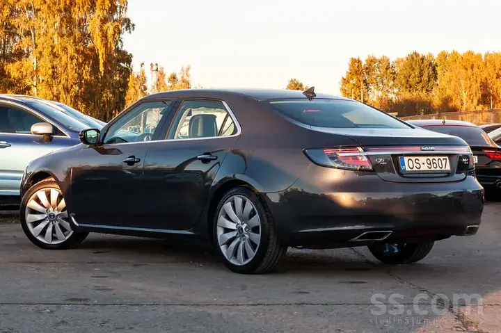Saab 9-5 2010 photo 2