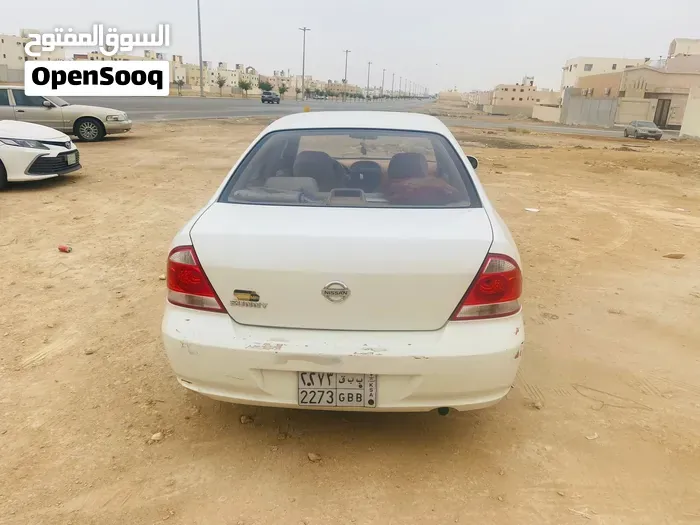 Nissan Sunny 2010 photo 4
