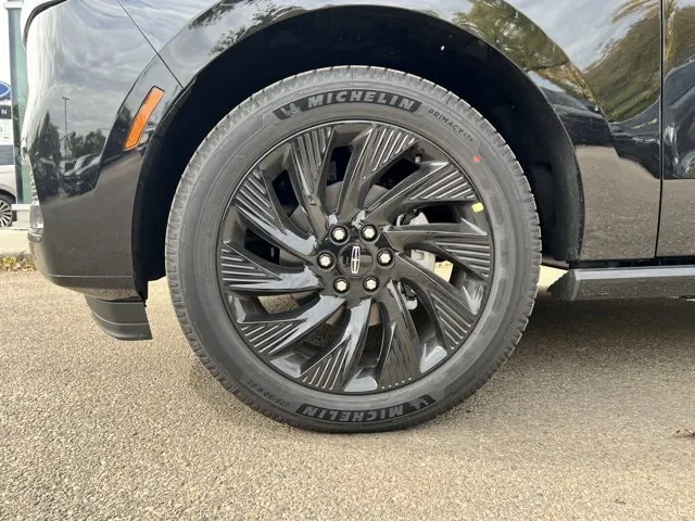 Lincoln Navigator 2027 photo 3