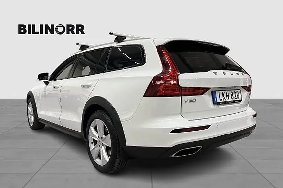 Volvo V60 Cross Country 2020 photo 2