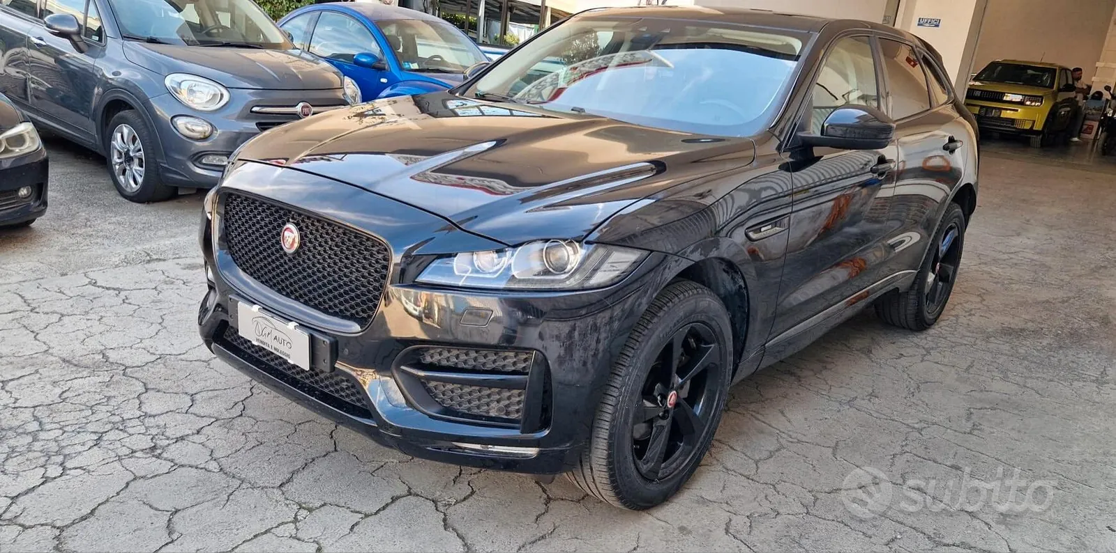 Jaguar F-Pace 2017 photo 2