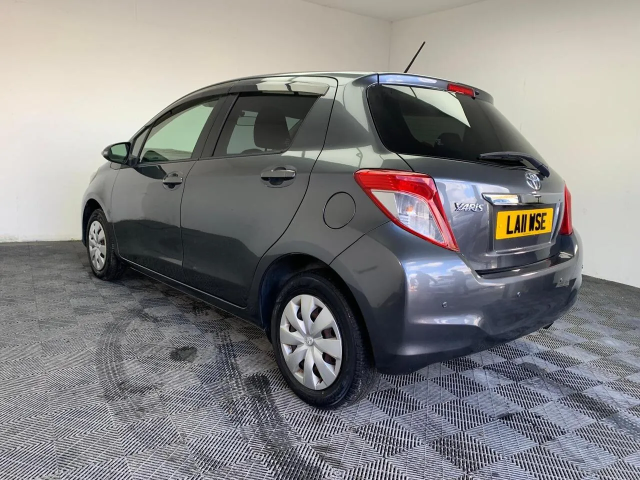 Toyota Yaris 2011 photo 4