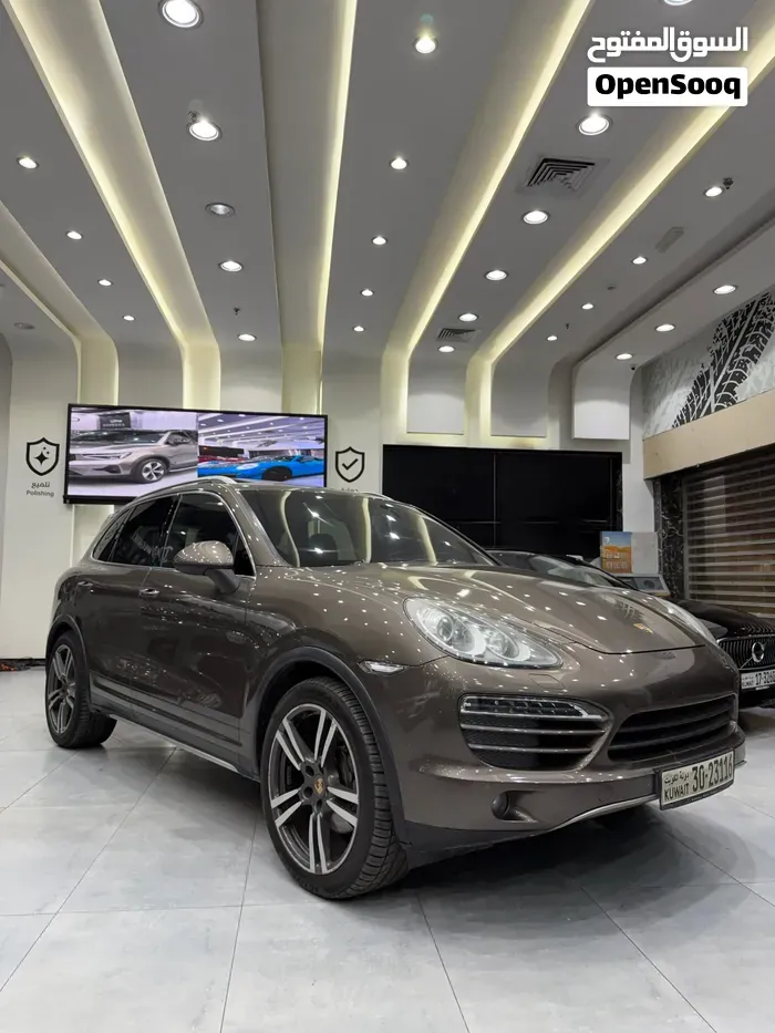 Porsche Cayenne 2013 photo 2