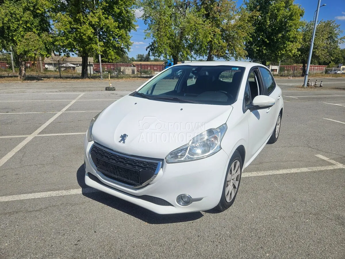 Peugeot 208 2014 photo 4
