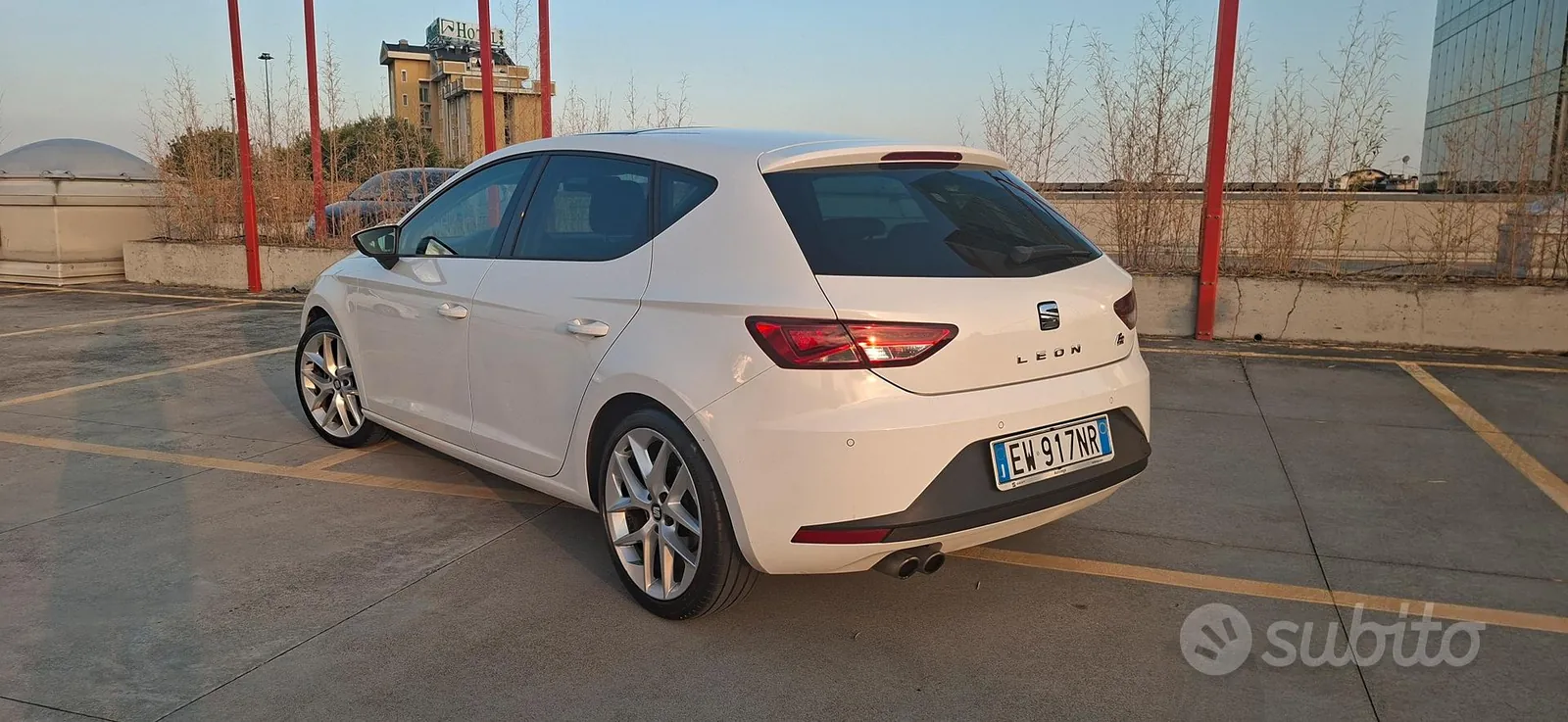 Seat Leon 2014 photo 4