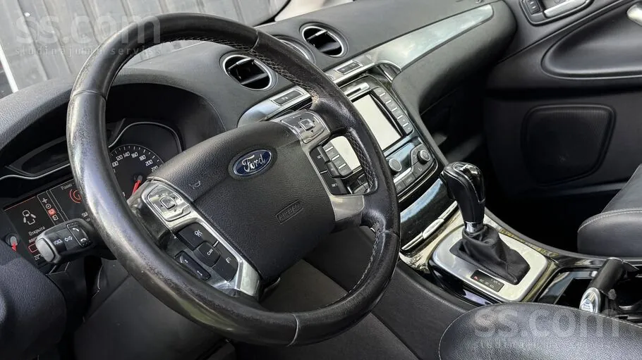 Ford Galaxy 2010 photo 5