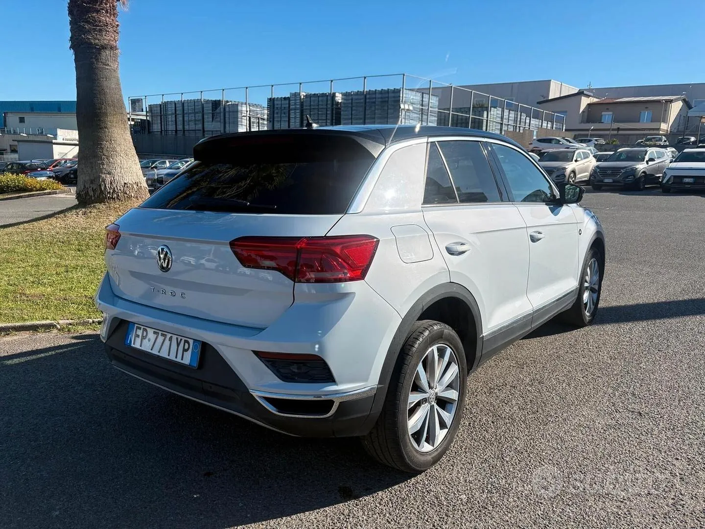 Volkswagen T-Roc 2026 photo 4
