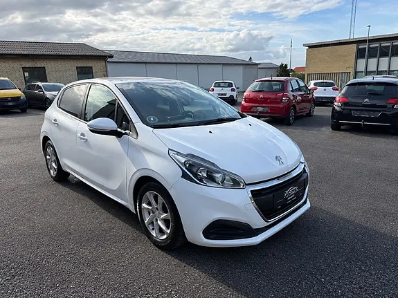 Peugeot 208 2016 photo 2