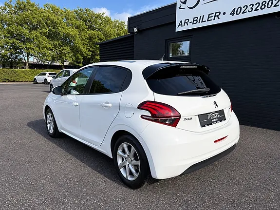 Peugeot 208 2016 photo 4