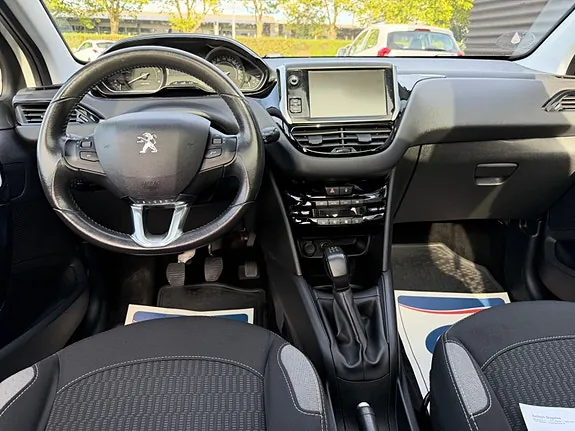 Peugeot 208 2016 photo 5