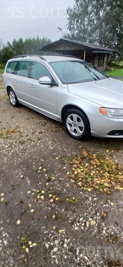 Volvo V70 2010 photo 3