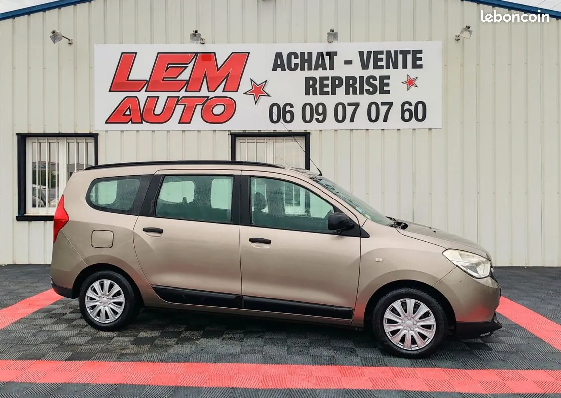 Dacia Lodgy 2012 photo 4