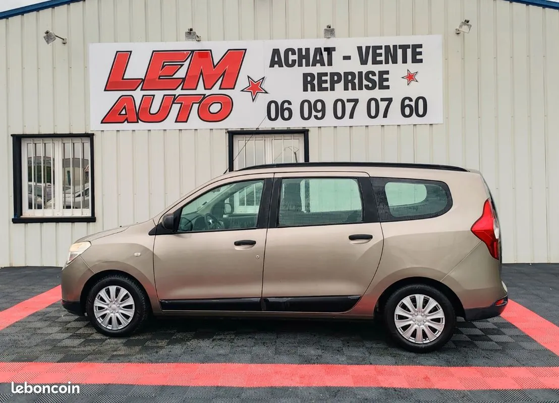 Dacia Lodgy 2012 photo 2