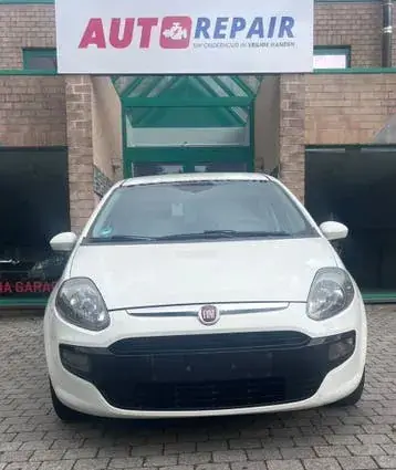 Fiat Punto 2011 photo 3