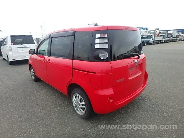 Toyota Sienta 2007 photo 3