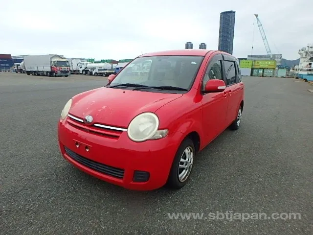 Toyota Sienta 2007 photo 2