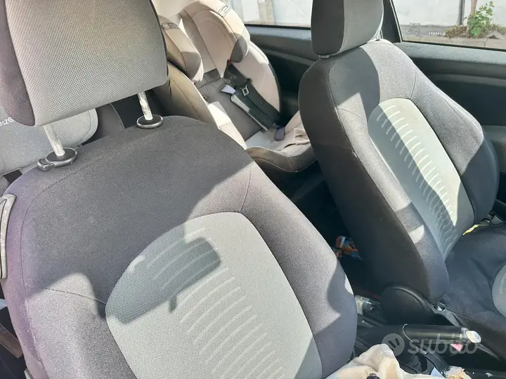 Fiat Grande Punto 2007 photo 2