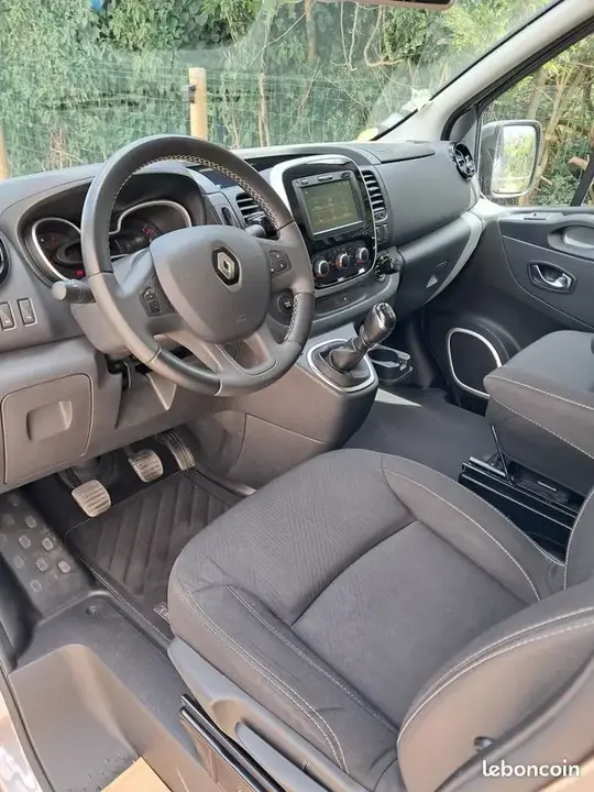 Renault Trafic 2019 photo 3