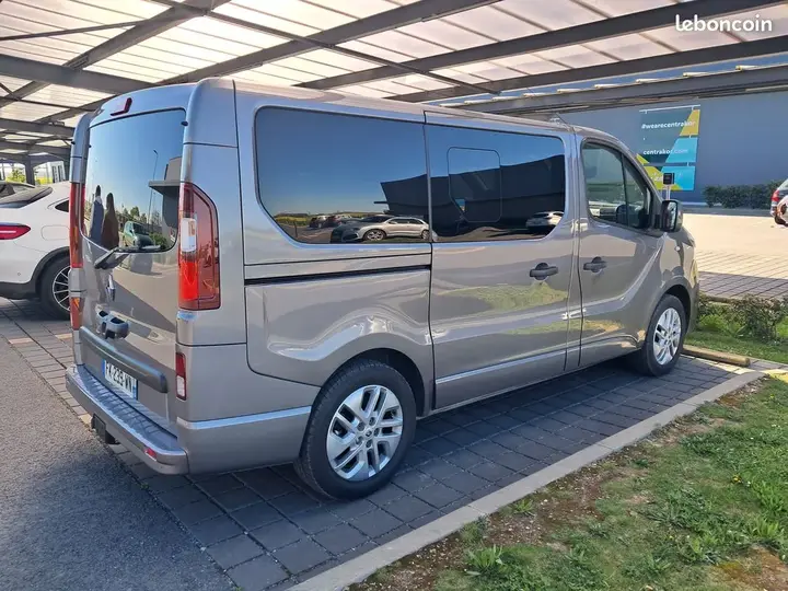 Renault Trafic 2019 photo 2