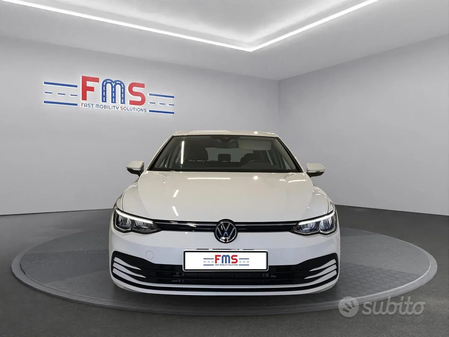 Volkswagen Golf 2024 photo 2