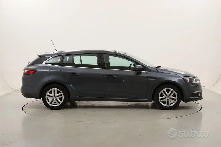 Renault Megane 2019 photo 3