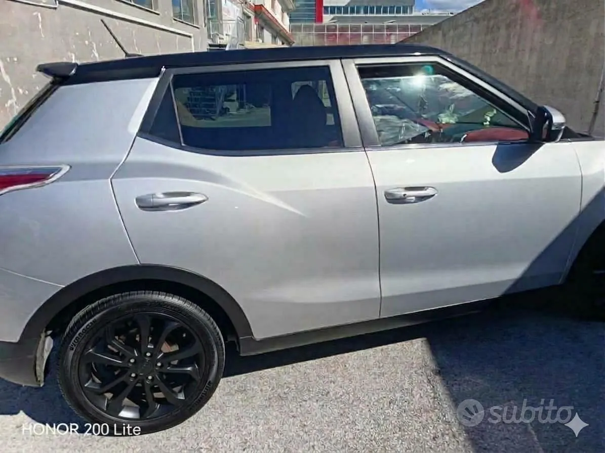 KG Mobility Tivoli 2015 photo 2