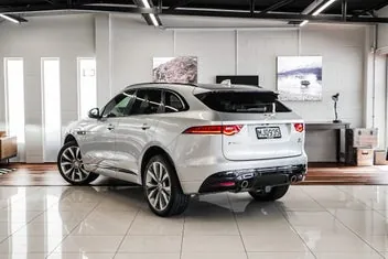 Jaguar F-Pace 2019 photo 4