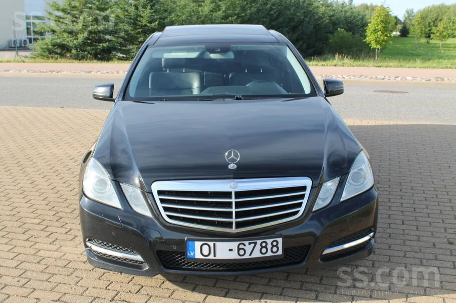 Mercedes-Benz E200 2010 photo 2