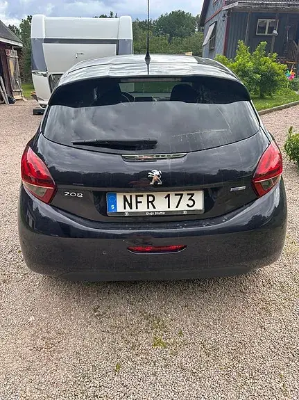 Peugeot 208 2016 photo 2