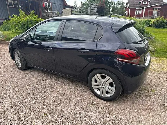 Peugeot 208 2016 photo 4