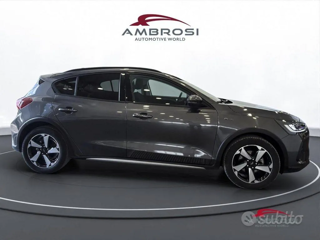 Ford Focus 2024 photo 5