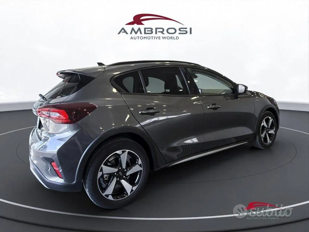Ford Focus 2024 photo 3