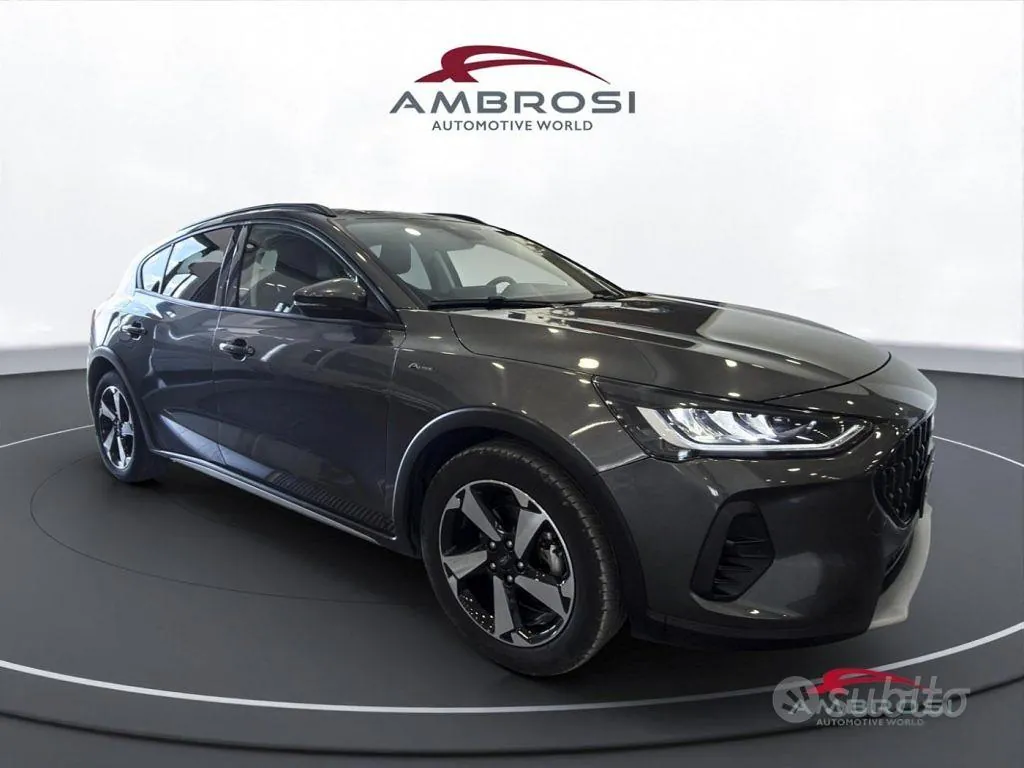 Ford Focus 2024 photo 2