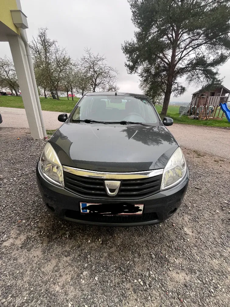 Dacia Sandero 2009 photo 2