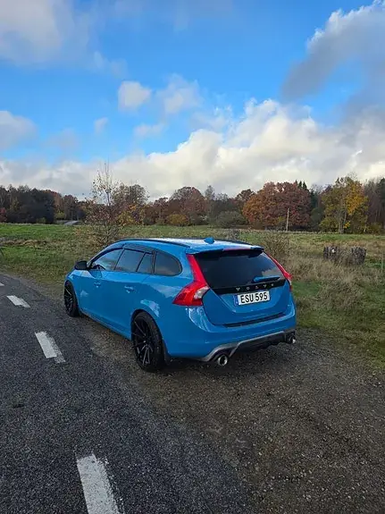 Volvo V60 2015 photo 2
