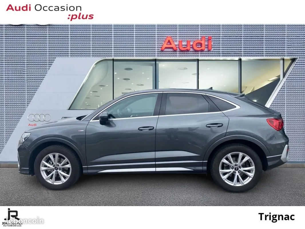 Audi Q3 2023 photo 2