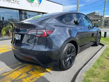 Tesla Model Y 2024 photo 4