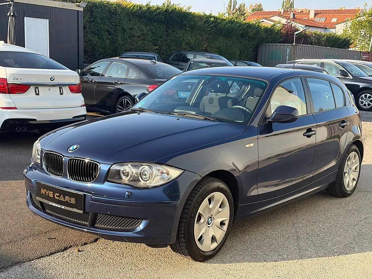 BMW 1 Series 2010 photo 2