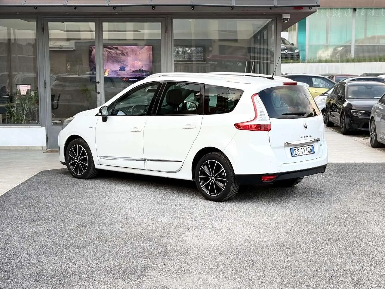 Renault Scenic 2013 photo 4