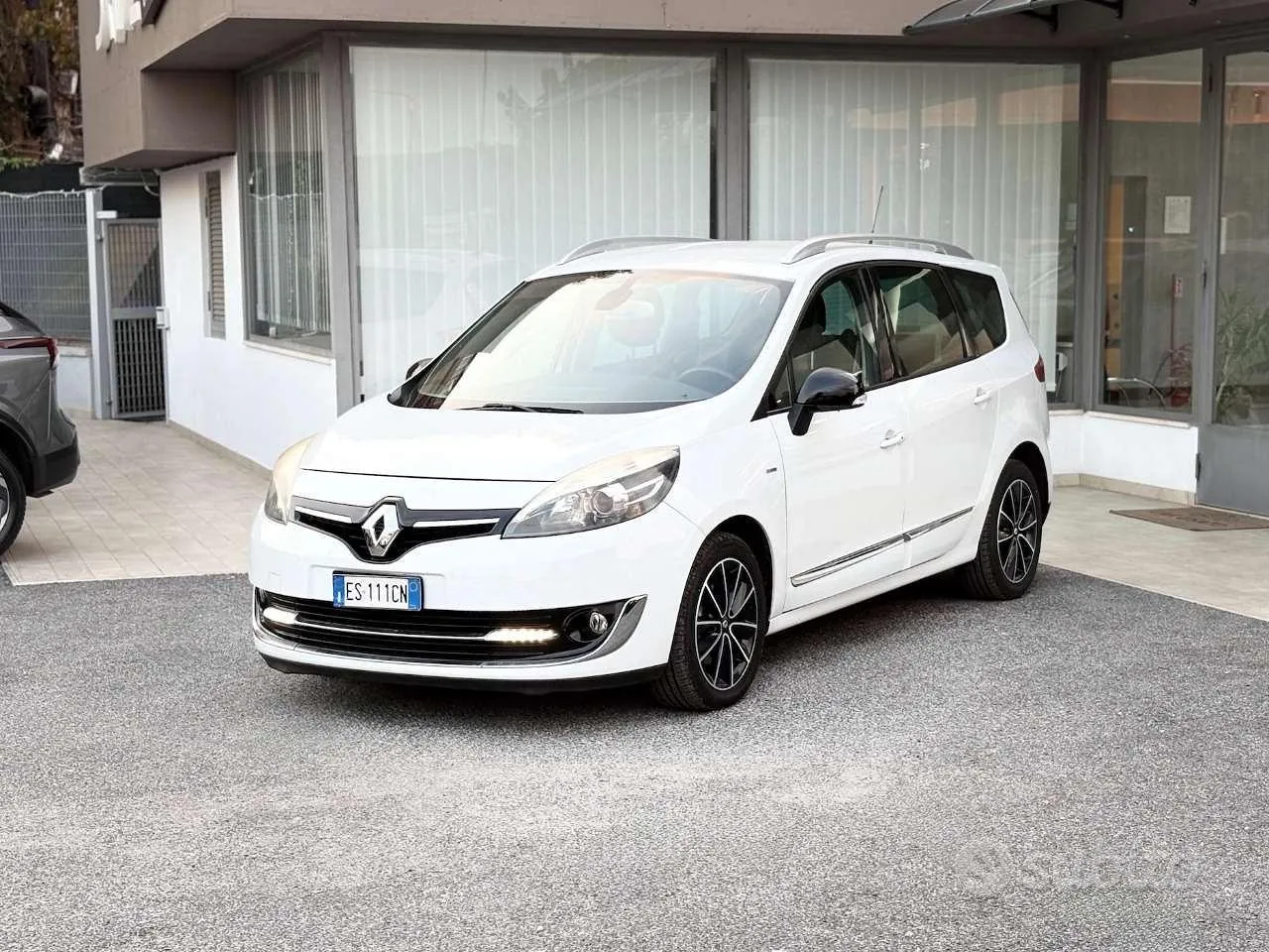 Renault Scenic 2013 photo 3