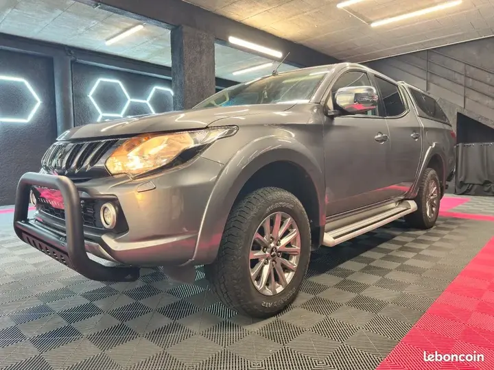 Mitsubishi L200 2018 photo 2