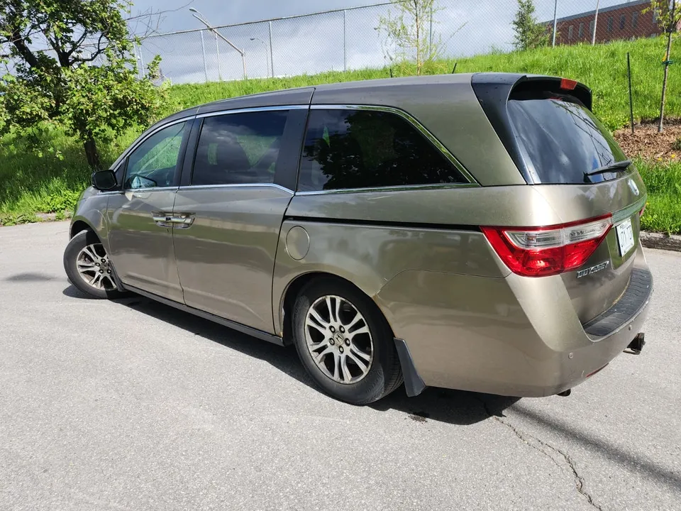 Honda Odyssey 2011 photo 5