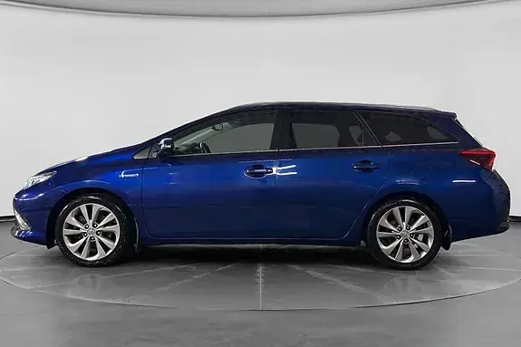 Toyota Auris 2017 photo 2