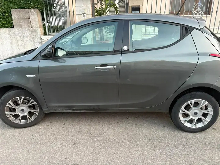 Lancia Ypsilon 2016 photo 4
