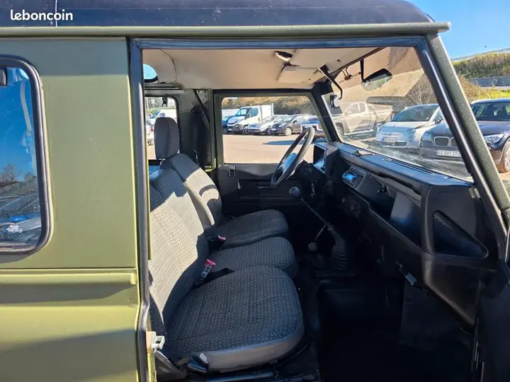 Land Rover Defender 1997 photo 4