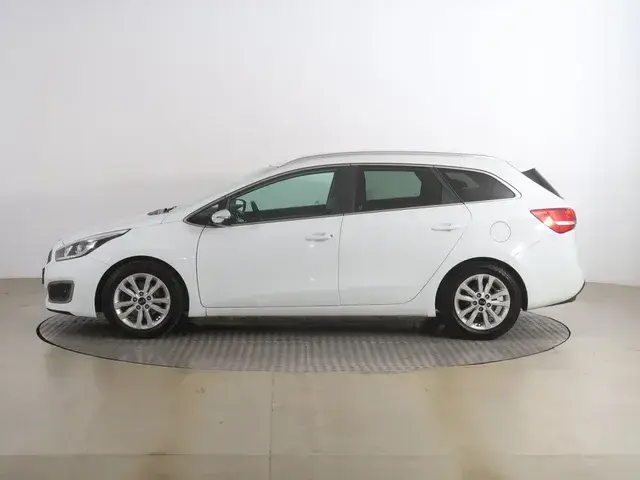 Kia Ceed Sw 2018 photo 2